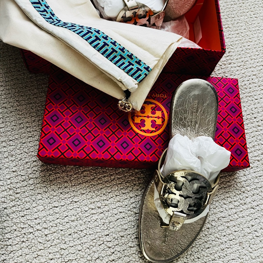 Never worn Tory Burch Miller Metallic Wrinkled Leather sandals in Spark Gold